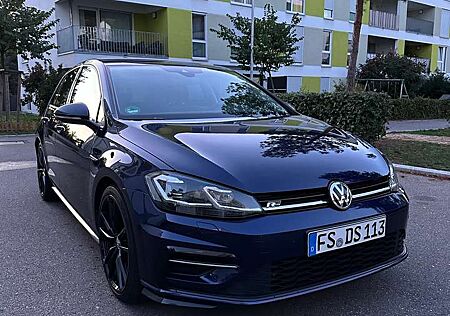 VW Golf Volkswagen 2.0 TDI R-line DSG Dynaudio VirtualCockpit