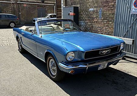 Ford Mustang Cabrio 6 Zylinder -H Kennzeichen