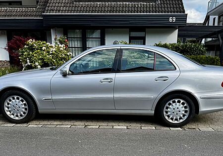 Mercedes-Benz E 240 (211.061)
