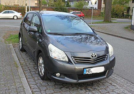 Toyota Verso Verso 2.2 D-4D Automatik Executive