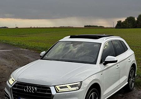 Audi Q5 2.0 TFSI , Bang&Olufsen, Panoramadach