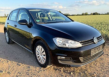 VW Golf Volkswagen VII Lim. Trendline BMT *Traumzustand