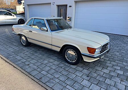 Mercedes-Benz SL 560