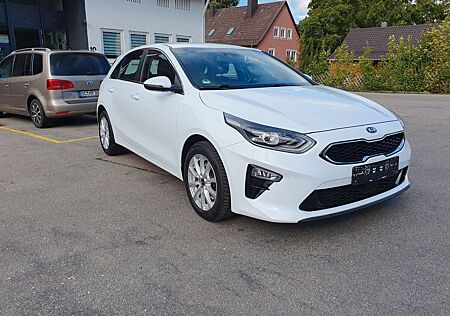 Kia Cee'd Ceed / Navi Rückfahrkam. Led Top Zustand