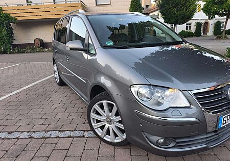 VW Touran Volkswagen 2.0 TDI DPF DSG Highline