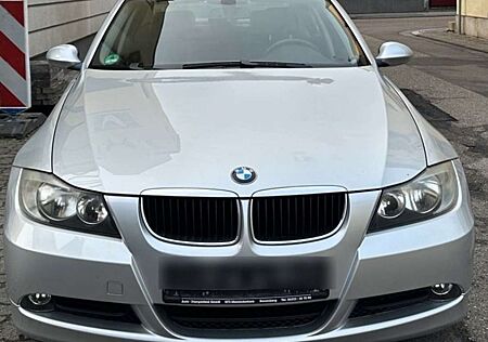 BMW 320i 320