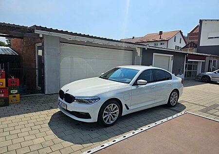 BMW 530e 530 5er Plug-In-Hybrid xDrive Aut. Sport Line