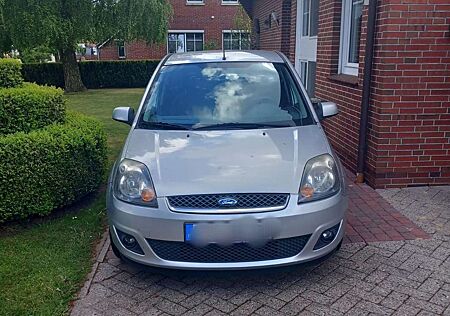 Ford Fiesta 1.3 Silver Magic