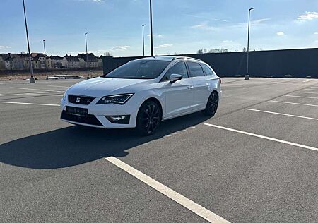 Seat Leon ST FR 2.0 TDI 185 PS ACC Pano LED