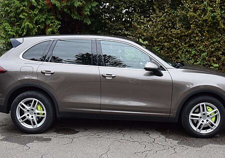 Porsche Cayenne S Hybrid Tiptronic S