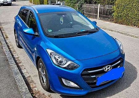 Hyundai i30 blue Kombi 1.6 CRDi DCT Style