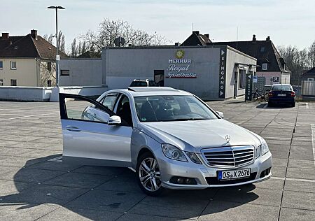 Mercedes-Benz E 220 CDI DPF BlueEFFICIENCY Automatik