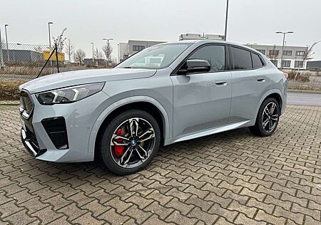 BMW iX2 xDrive30