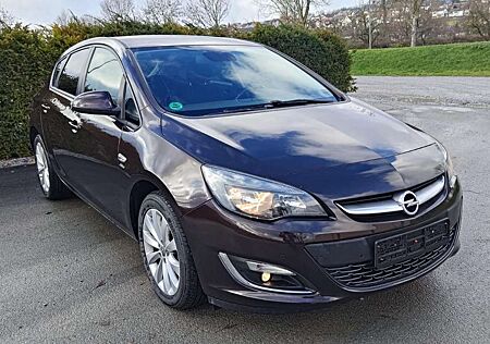 Opel Astra Astra1.4T 140PS CHECKHEFT+STEUERKETTE+TÜV+SH+LH