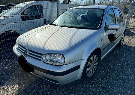 VW Golf Volkswagen 1.6 AHK