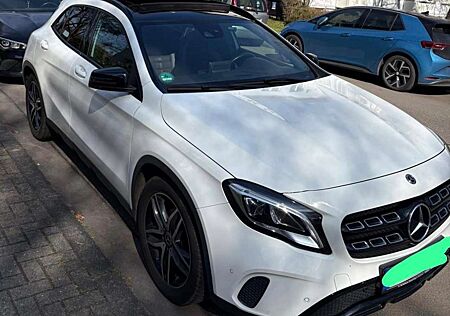 Mercedes-Benz GLA 200