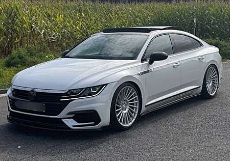 VW Arteon Volkswagen 2.0 TSI // R-LINE // 4Motion