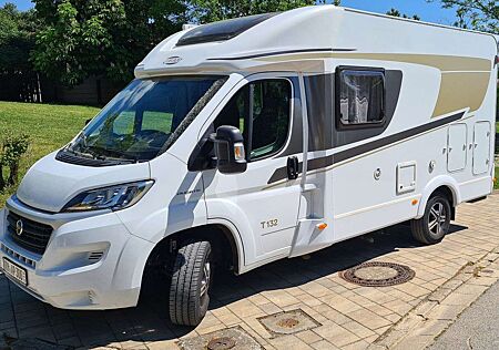 Caravans-Wohnm Carado Teilintigrierter Carado T 132