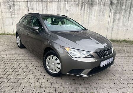 Seat Leon gebraucht kaufen Seat Leon ST 1.2 TSI 63kW Reference*Service Neu*44TKM