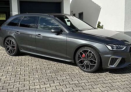 Audi A4 40 TDI S line