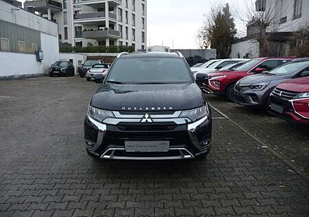 Mitsubishi Outlander Plug-in Hybrid PLUS Intro 2.4