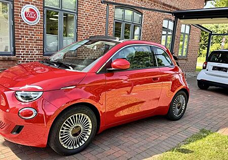 Fiat 500E RED Cabrio 87 KW
