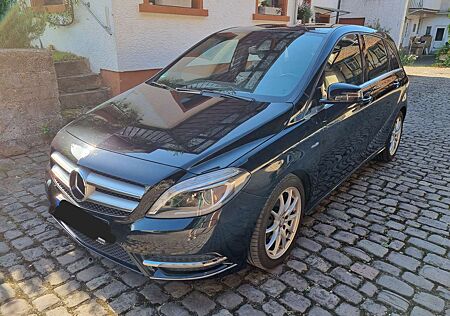 Mercedes-Benz B 180 (BlueEFFICIENCY)