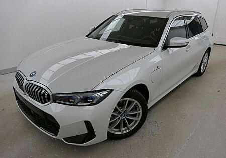 BMW 330 e Tour. M-Sport AHK ACC Kamera HiFi NP:79.000