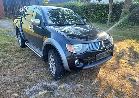 Mitsubishi L200 Intense Doppelkabine 4WD