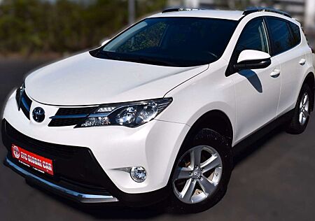 Toyota RAV 4 RAV4 Executive LEDER,NAVI,AHK,