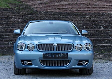 Jaguar XJR im Ausnahmezustand mit 3 Jahre Garantie