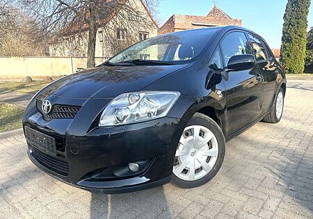 Toyota Auris 2.2 D-4D D-CAT
