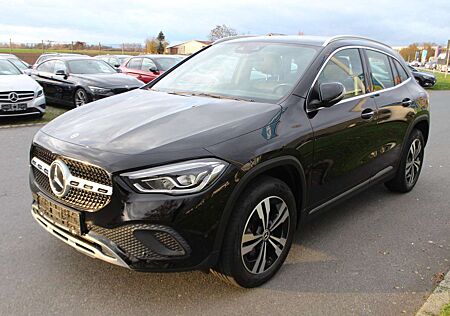 Mercedes-Benz GLA 200 Progressive*LED*Kamera*NAVI*Teilleder*