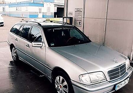 Mercedes-Benz C 200 Elegance