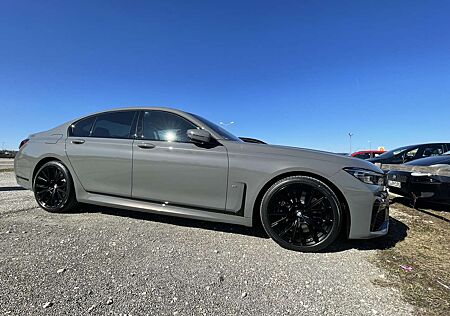 BMW 740d 740 xDrive AHK, SD, HUD, ACC, B&W, M-Paket, Panoramadach