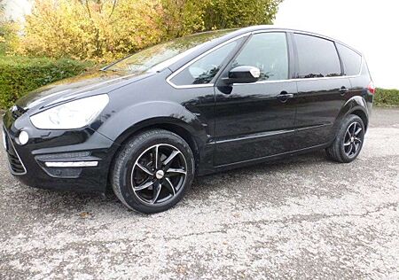 Ford S-Max 2.0 TDCI Titanium / Autom. / AHK / Panorama+7 Sitz