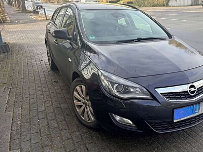 Opel Astra J Sports Tourer Innovation