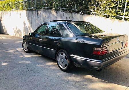 Mercedes-Benz E 420 *W124 in sehr schönem Zustand*