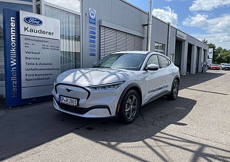 Ford Mustang Mach-E RWD / Weiß mit Perleffekt Metallic