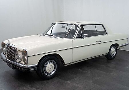 Mercedes-Benz 250 CE / 8
