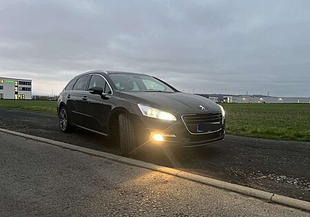 Peugeot 508 GT -1 Hand DT. Fahrzeug Top Zst. Schwarz schwarz