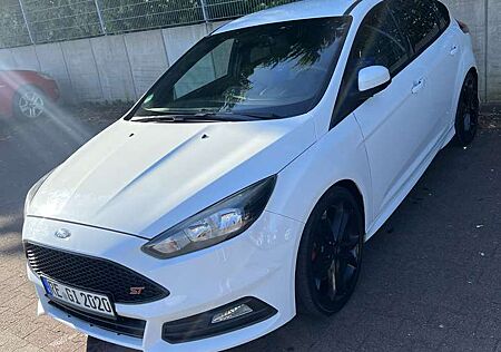 Ford Focus 2.0 TDCi Aut. ST 185PS VB