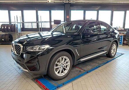 BMW X4 Baureihe xDrive 30 d*AHK*KAMERA*