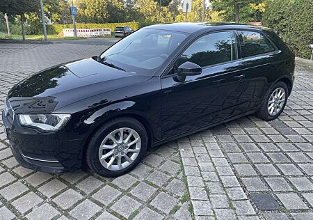 Audi A3 1.2 TFSI Attraction*Klima*TÜV Neu