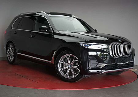 BMW X7 xDrive40i Navi/Leder/ACC/Kamera/HUD/Pano/B&W/