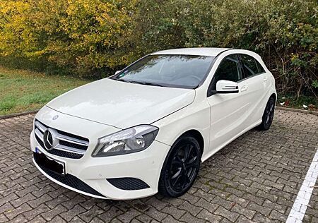 Mercedes-Benz A 180 (BlueEFFICIENCY)