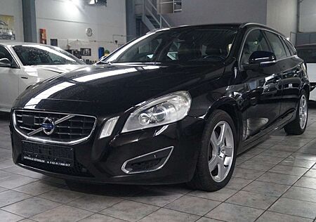 Volvo V60 Kombi Summum*Leder'Navi*Xenon*PDC*SH*