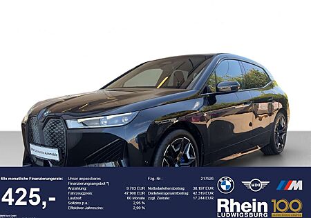 BMW iX xDrive40 Sportpaket PanoSky ParkAs HarKar