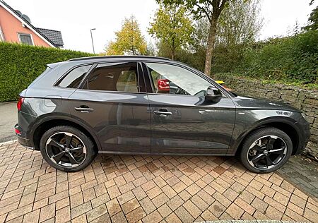 Audi Q5 40 TDI S line quat. / Stro. AHK / LED ACC uvm.