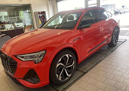 Audi e-tron SPORTBACK 55 2x S LINE BLACK ACC/HuD/PANO